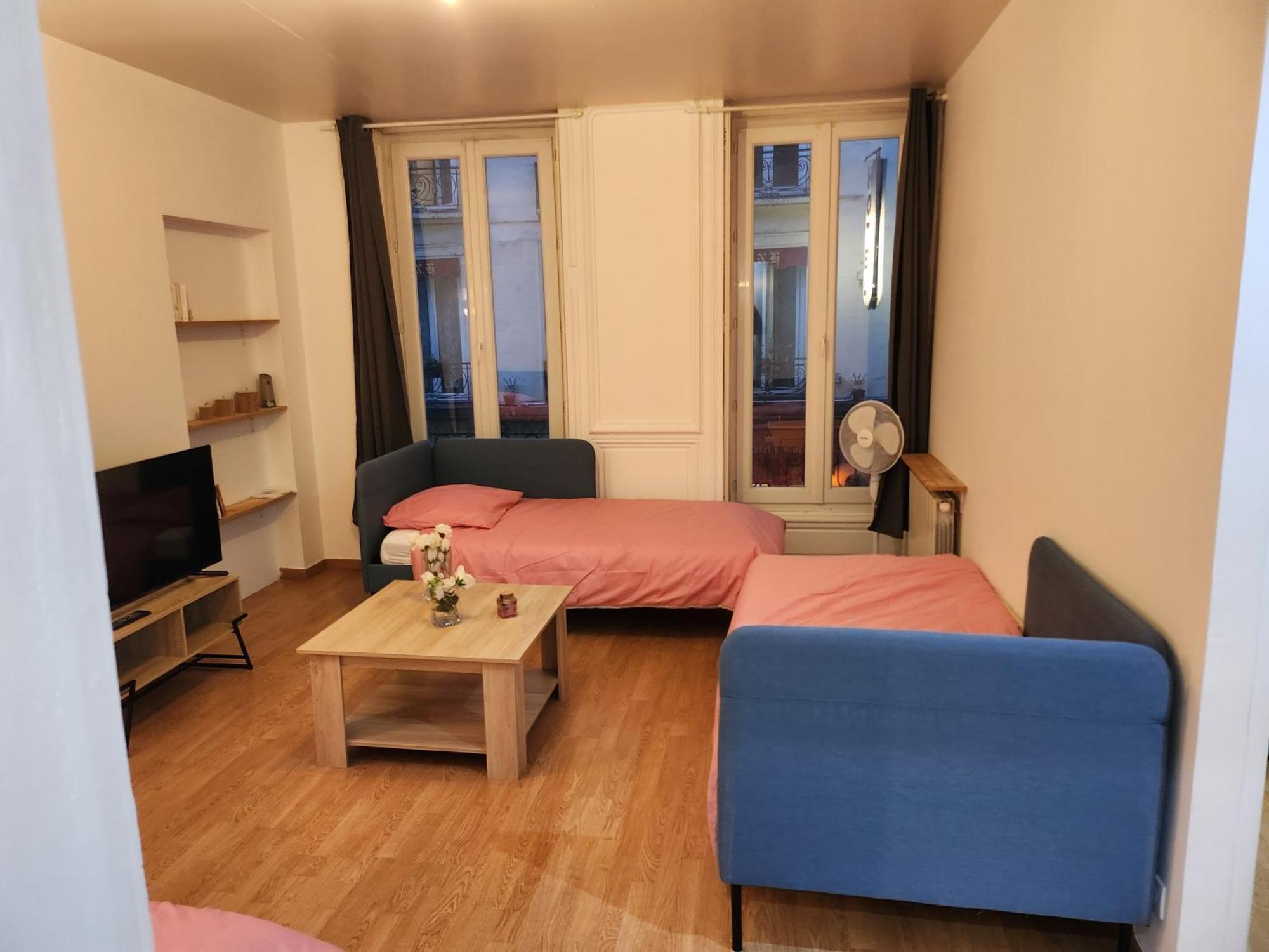 Entier 2-3 P Appartement *